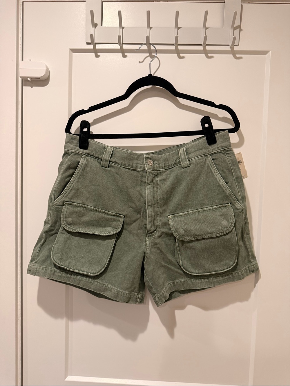 Agolde Women's Cargo Shorts in Olive Green